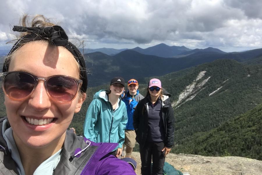 bg大游 students in the Adirondack Mountains.